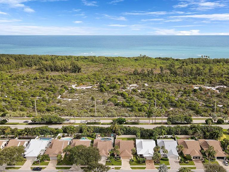 111 Seashore Dr — Photo 28