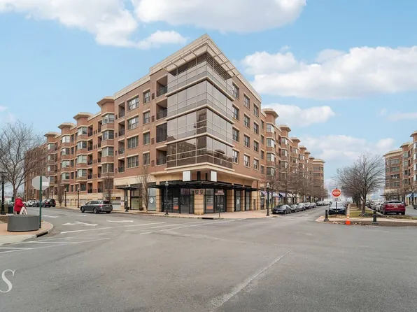 20 Avenue At Port Imperial APT 113, West New York, NJ 07093