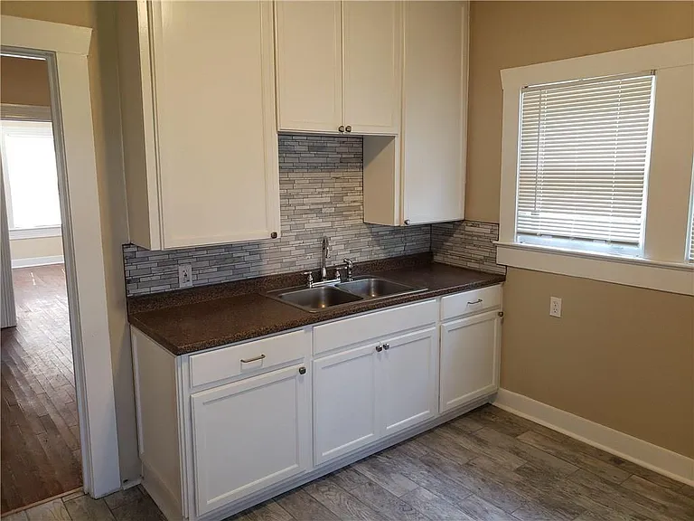 1405 Waller St — Photo 2
