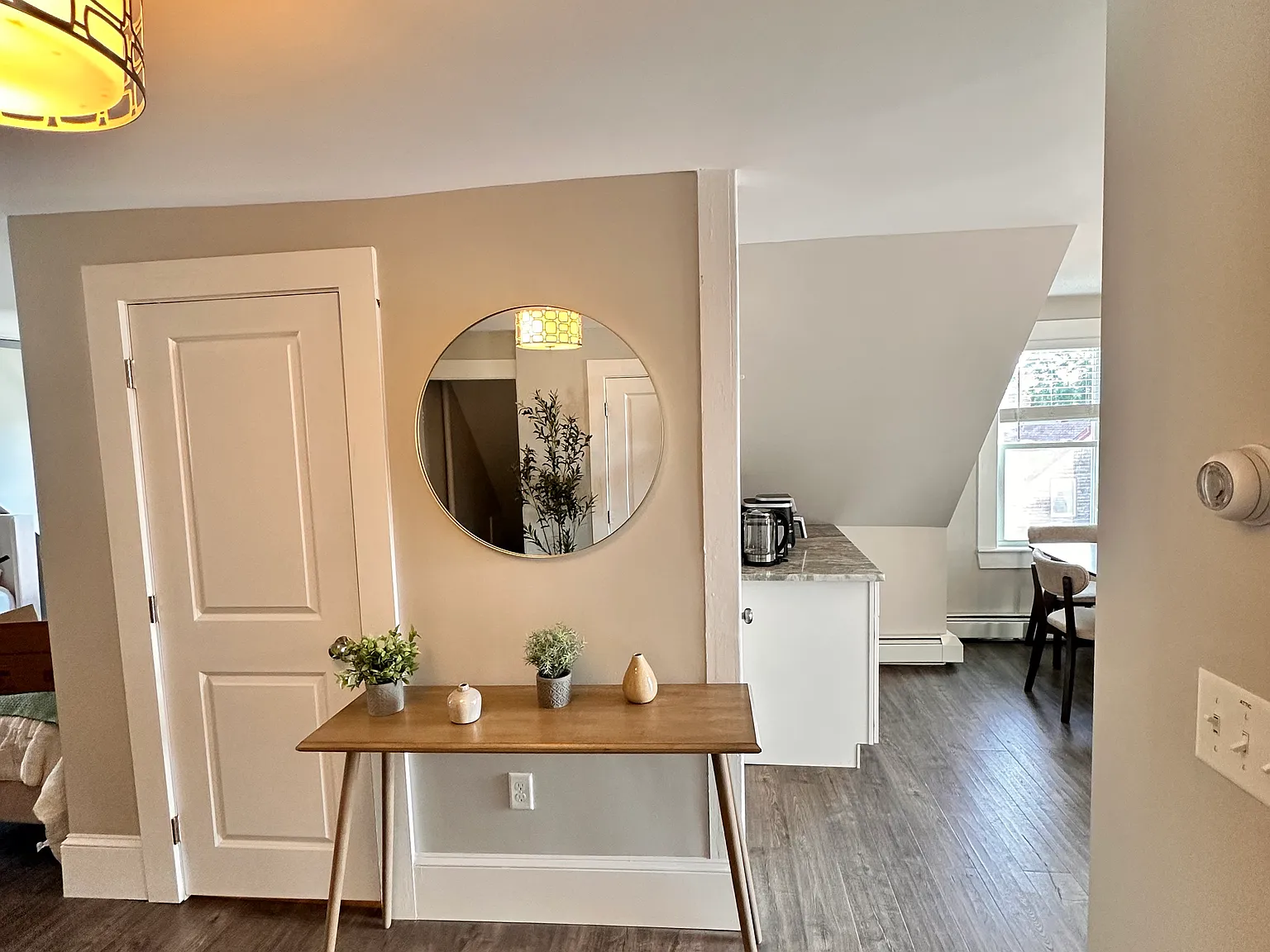 1 bed, 880 sqft, $2,450 — Photo 3