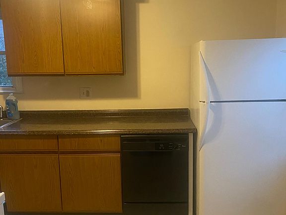 4th image of 108 Ellen Dr #2