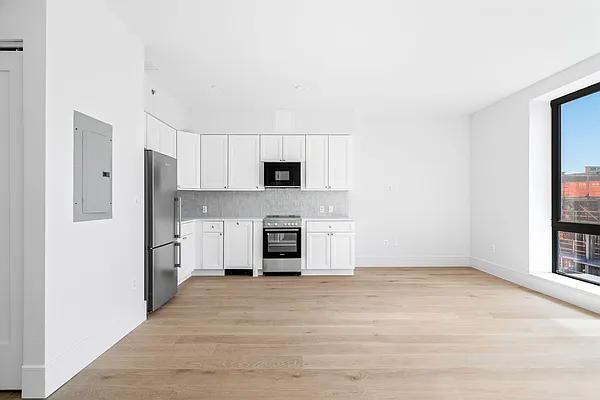 Rented by Bond New York | media 9