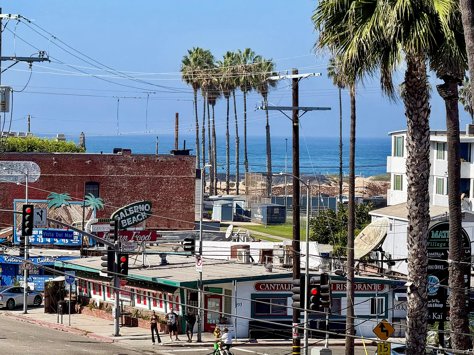 3 bed, 2.5 bath, 2140 sqft, $5,680 — Photo 3