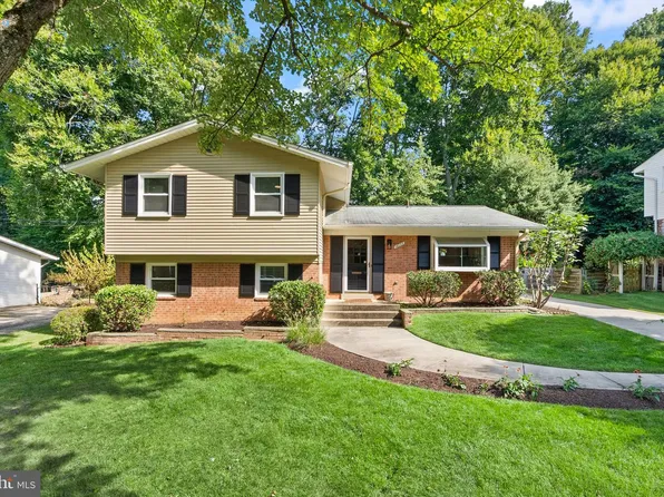 10222 Fox Ln, Fairfax, VA 22030