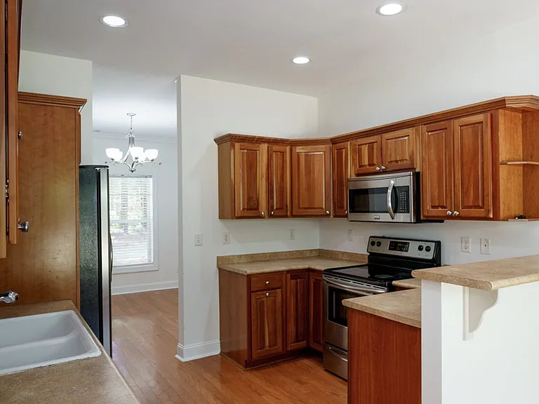 49 Thomas Sumter St — Photo 8