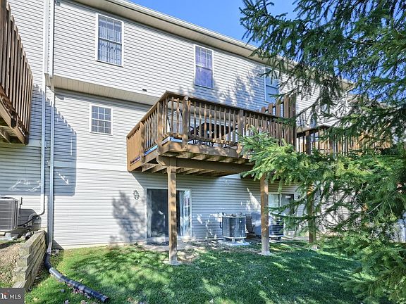 2nd image of 305 Woodland View Ct