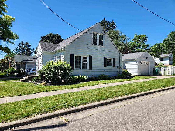 2nd image of 716 Dickinson Ave