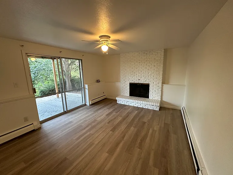 3366 Loyola Ct — Photo 7