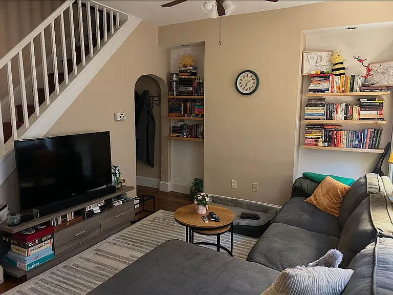 3928 Manor St — Photo 1