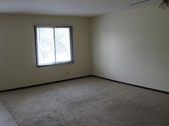 3rd image of 16744 Lakewood Dr APT 2