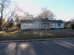 415 S Rio Grande St, Lockhart, TX 78644