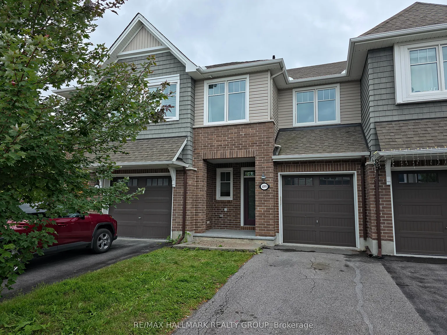 3 bed, $2,700 — Photo 2