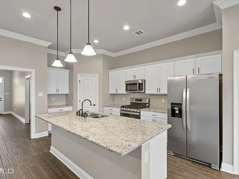 211 Hyperion St — Photo 14