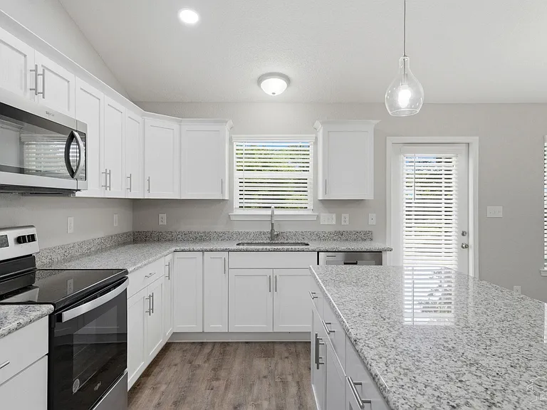 1454 Windy Ln — Photo 12