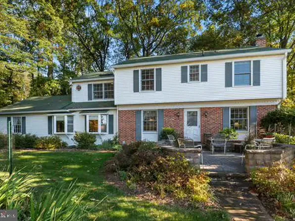 3 Oak Tree Ln, Malvern, PA 19355