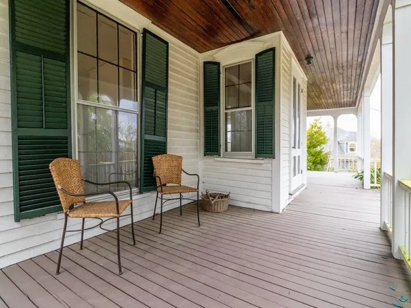 140 Pleasant St, Newton, MA 02459