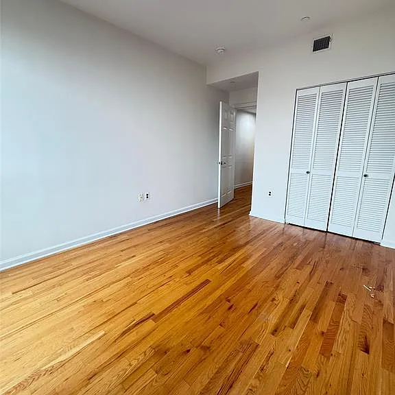 53 W Palisade Ave — Photo 5