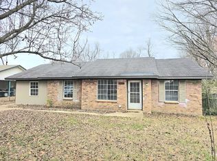 3300 Greenway Dr, Horn Lake, MS 38637