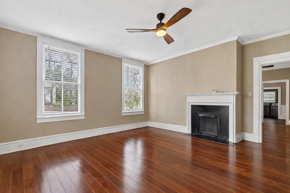 Building Photo - 300 E Montgomery St #2