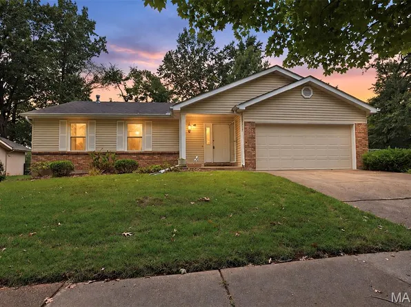 6501 Suson Oaks Dr, Saint Louis, MO 63128