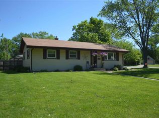 2216 Skokie Dr, Rockford, IL 61108