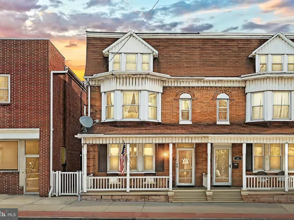 57 S Main St, Spring Grove, PA 17362