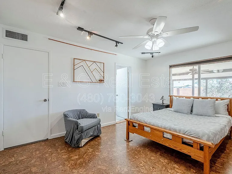 1022 W Apollo Ave — Photo 57