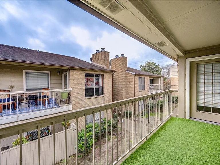 2120 Wilcrest Dr #226 — Photo 33