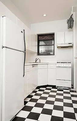 Rented by CitySites Real Estate Group | media 15