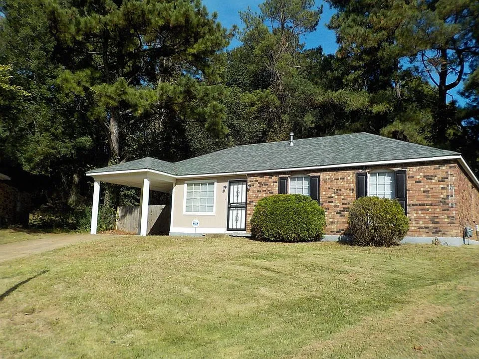 3 bed, 2.0 bath, 1075 sqft, $1,175 — Photo 1