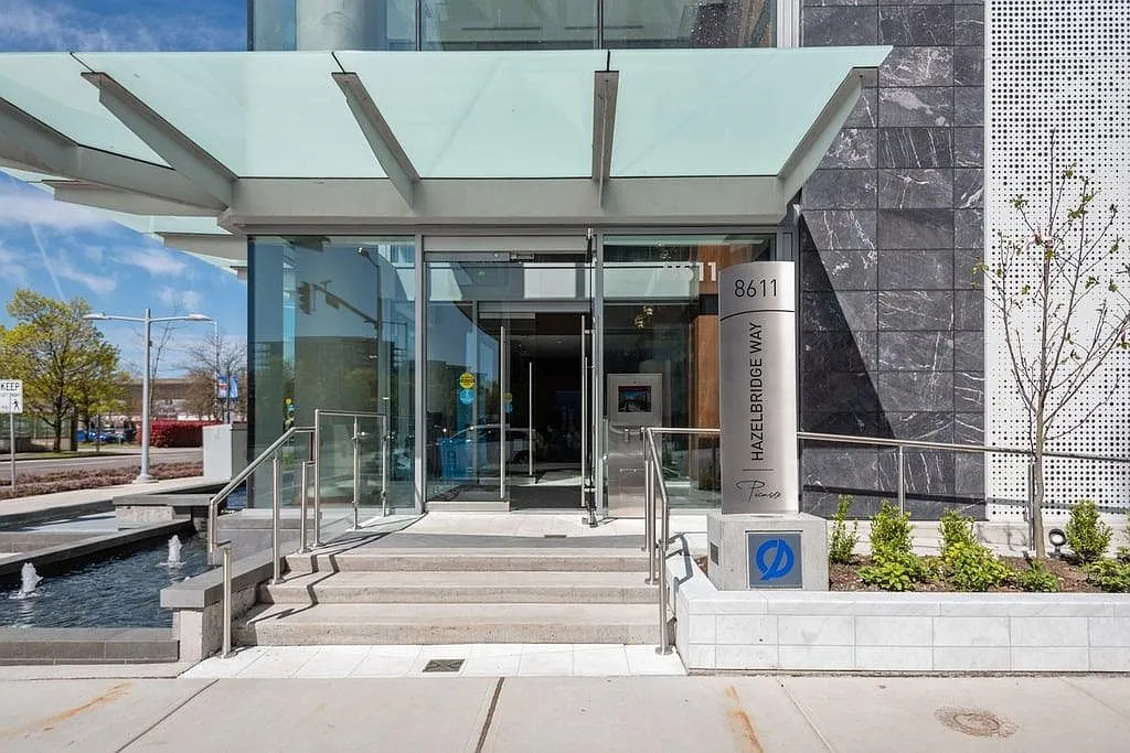 1 bed, 577 sqft, $2,380 — Photo 2