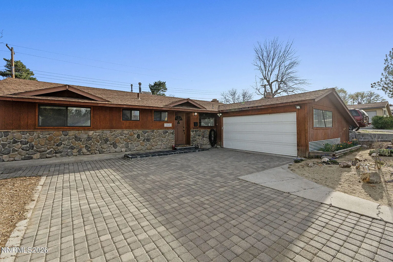 2060 Carlin St photo 1