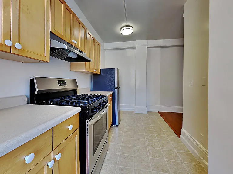 146 McAllister St — Photo 32