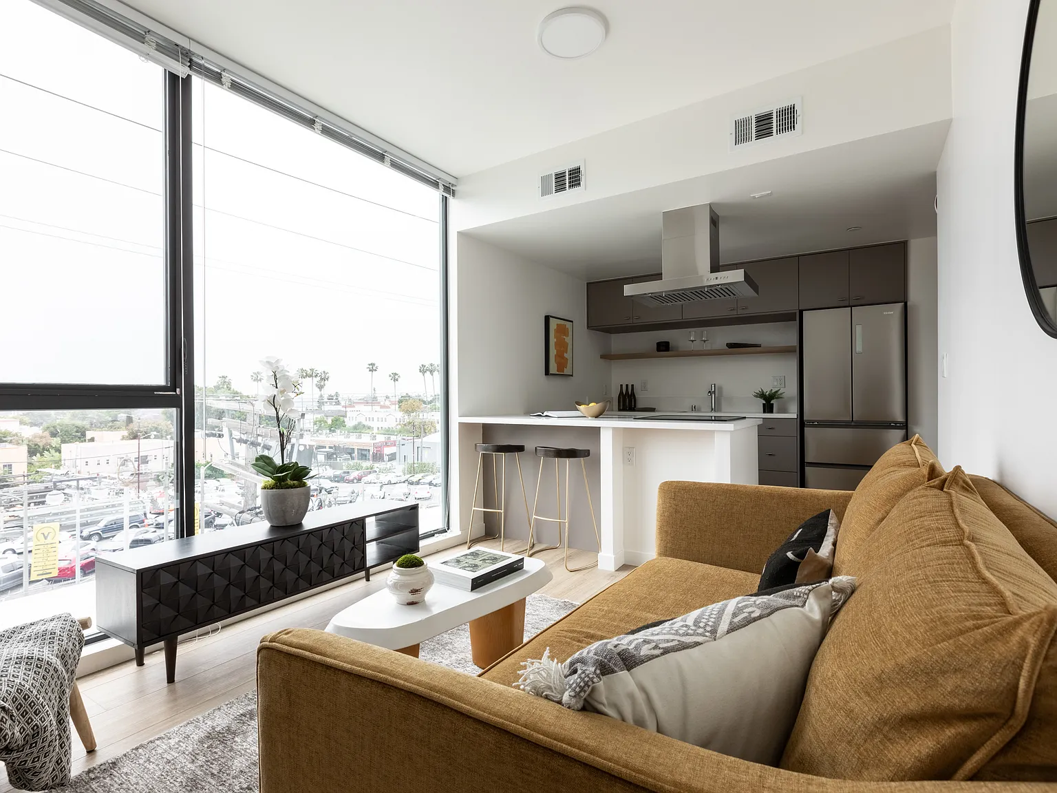 1 bed, 535 sqft, $2,300 — Photo 2