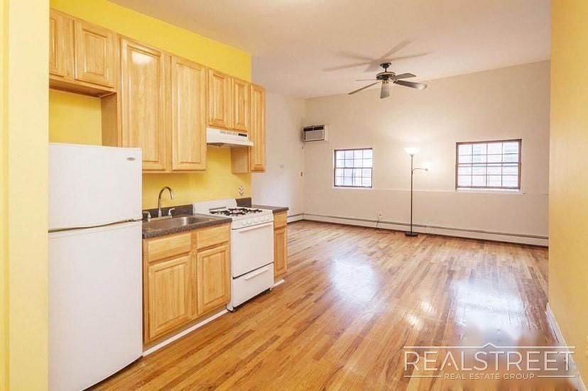 1st image of 86 Bergen St #Top