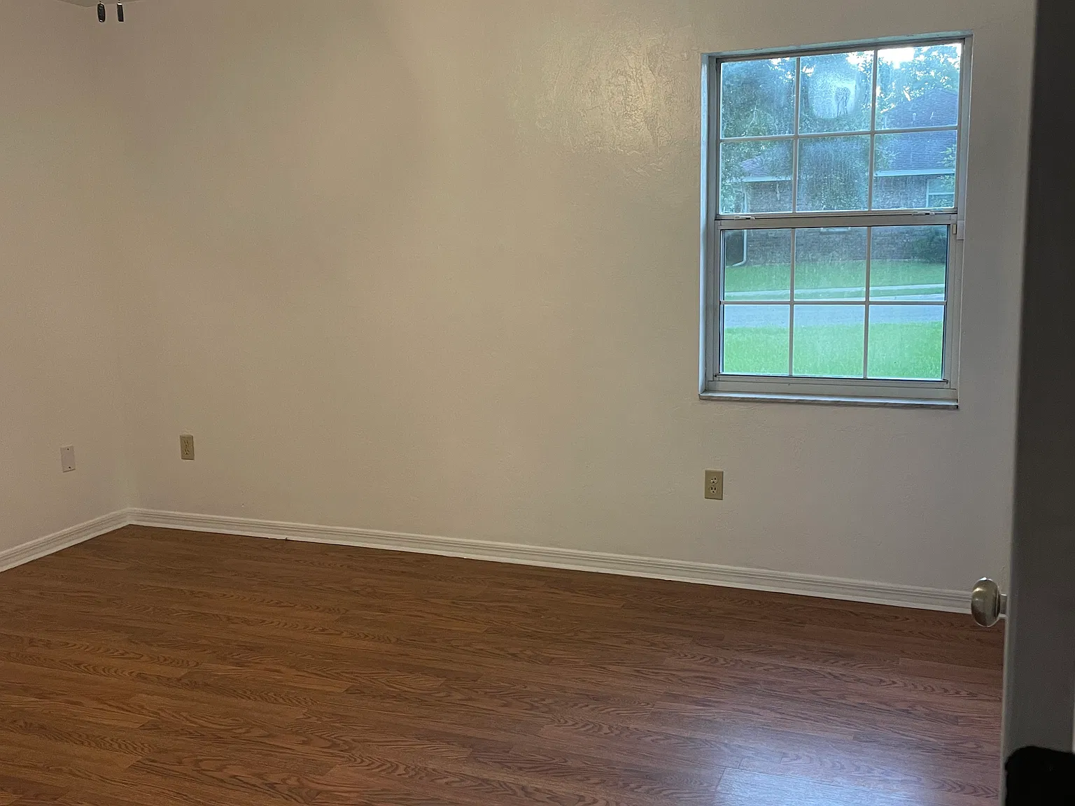 4 bed, 1854 sqft, $2,400 — Photo 4