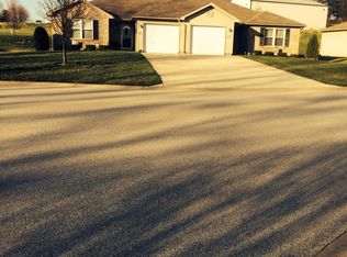 516 Autumn Ct, Brownstown, IN 47220