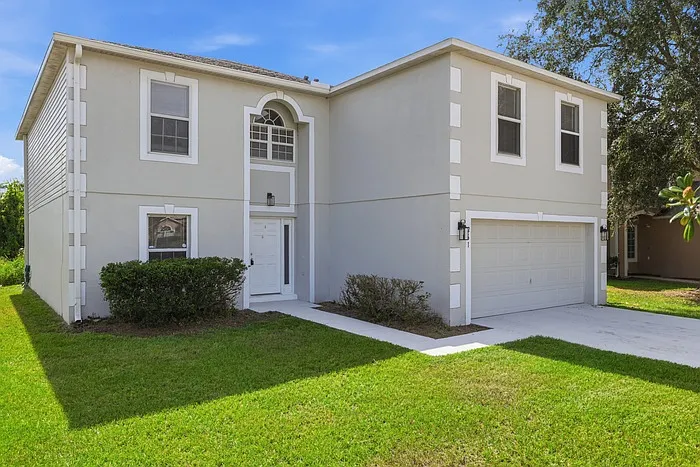 4 bed, 2.5 bath, 2800 sqft, $2,645 — Photo 2