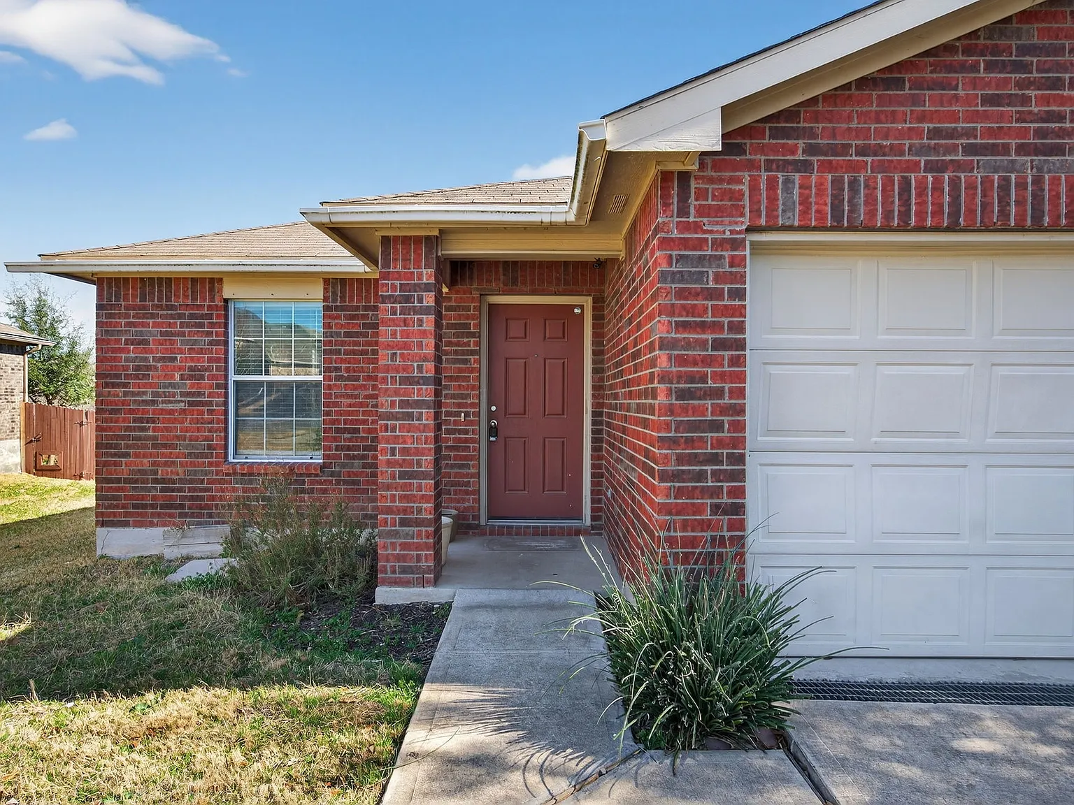 3 bed, 1667 sqft, $1,900 — Photo 2