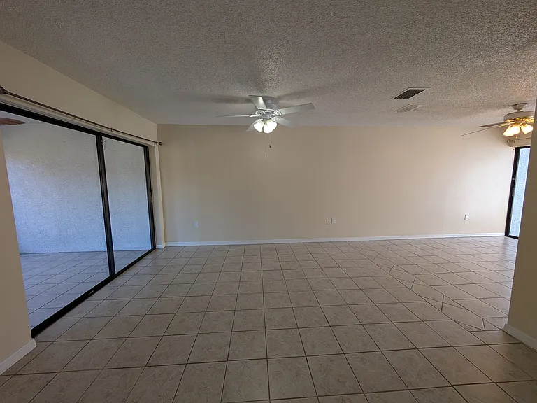 7705 Rockville Ct — Photo 4