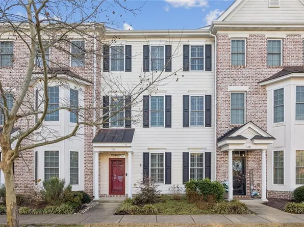 110 Peyton Randolph Dr, Yorktown, VA 23692