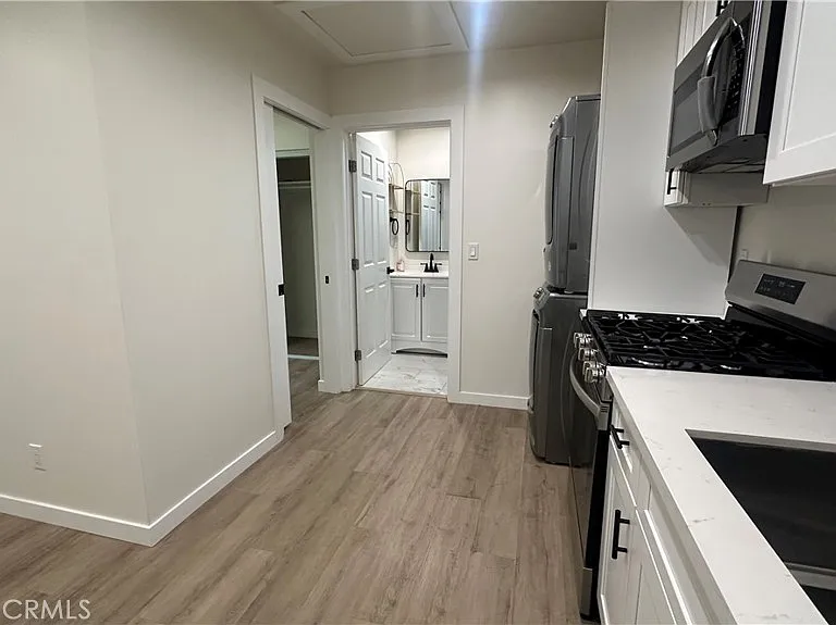 7905 White Oak Ave — Photo 4