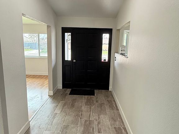 4th image of 5243 Wisteria Way