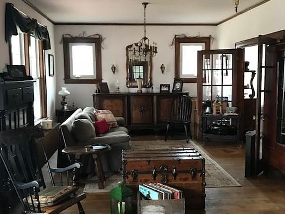 3rd image of 513 E Church St