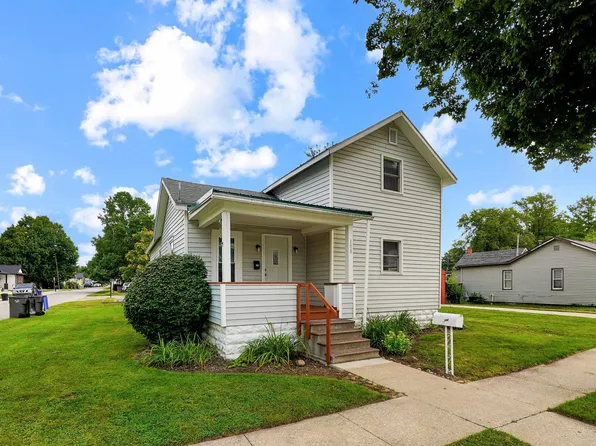 108 W Sunset Dr, Bourbon, IN 46504