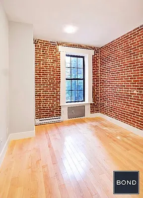 Rented by Bond New York | media 23