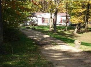 8889 92nd St, Howard City, MI 49329