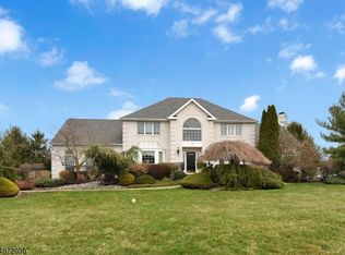 17 Davenport Way, Hillsborough, NJ 08844