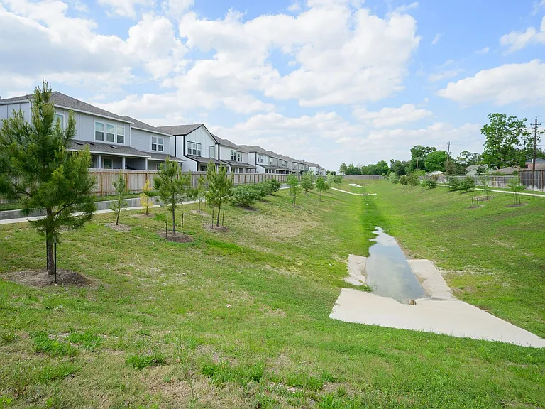 3115 Skyrock Dr — Photo 40