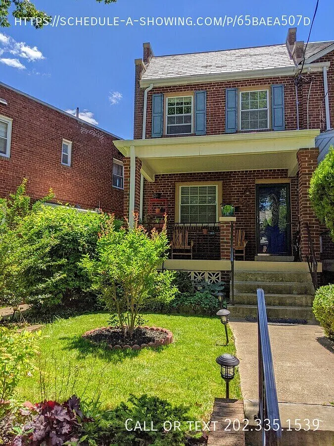 Two-Level 2BR + Bonus Room with Parking & In-Unit Laundry — Photo 1